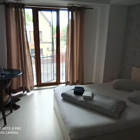 Quik Guest house *