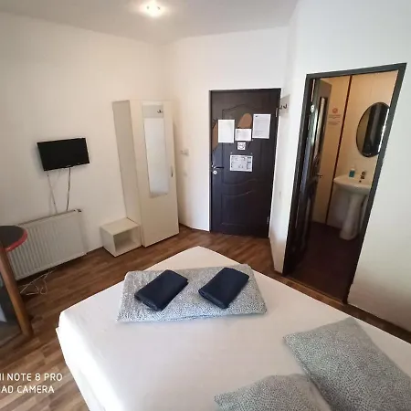 Quik Guest house