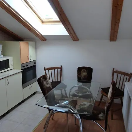Quik Guest house
